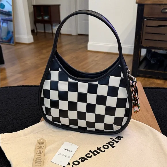 ๐ฏ Authentic Coach Black and White Checkered Women's Leather Bag. Coachtopia - Picture 3 of 14